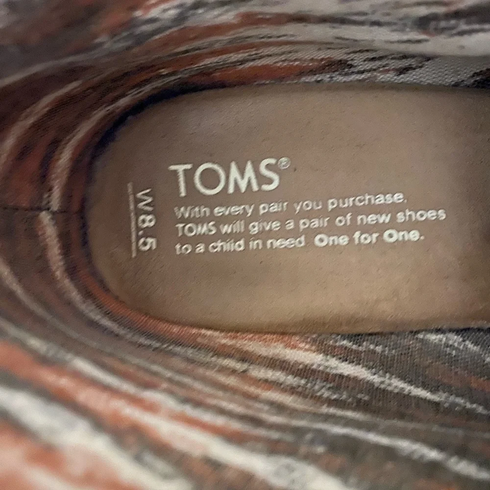Toms Women’s Suede Wedge